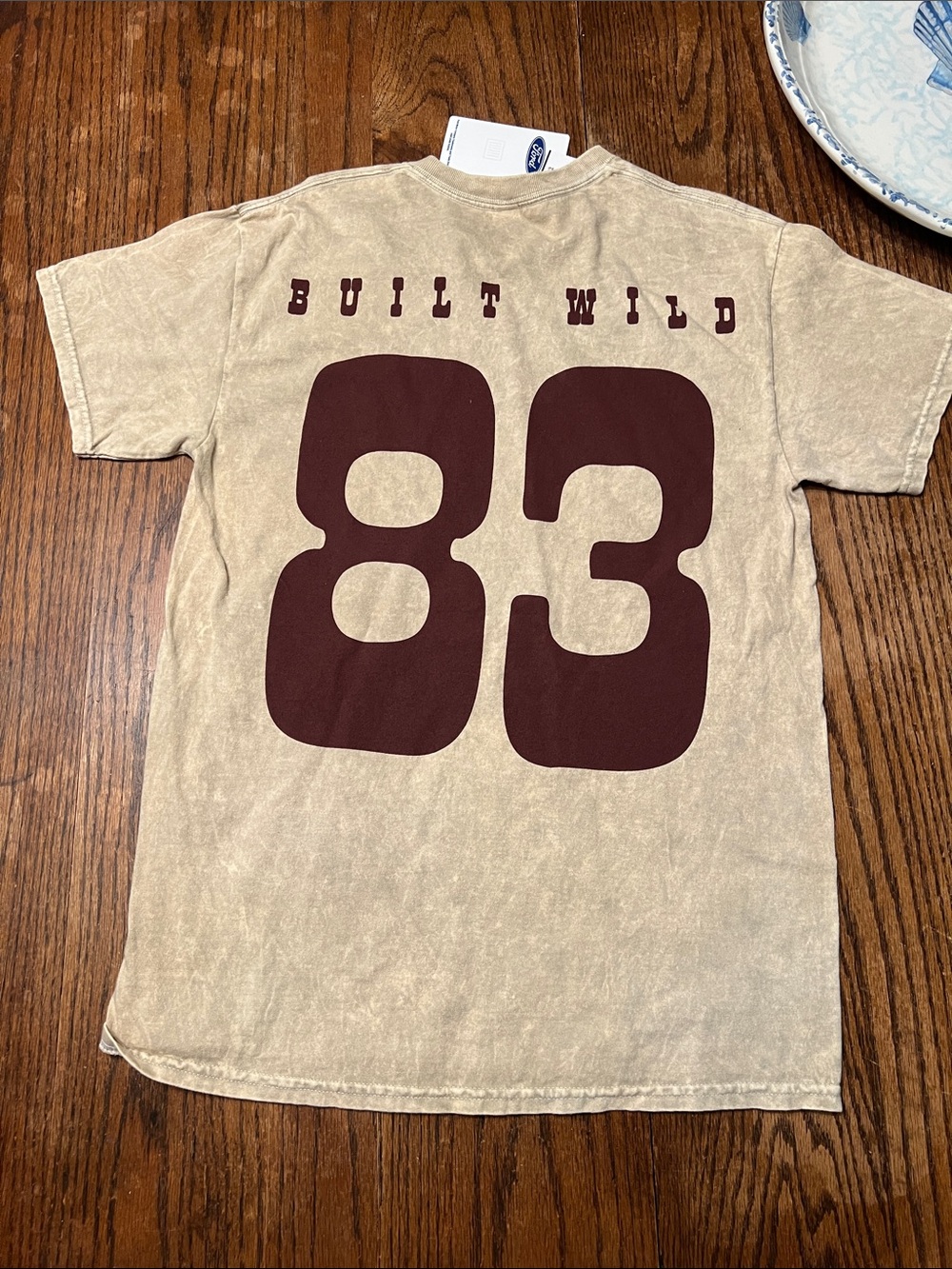 Ford Bronco '83 Short Sleeve Tee Mineral wash  with Maroon Graphic - Picture 5 of 6